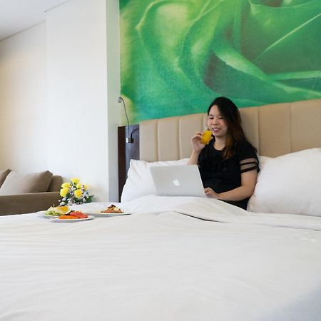 Primebiz Cikarang Hotel Екстериор снимка