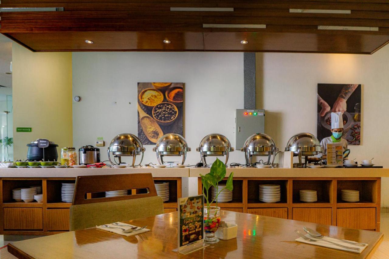 Primebiz Cikarang Hotel Екстериор снимка