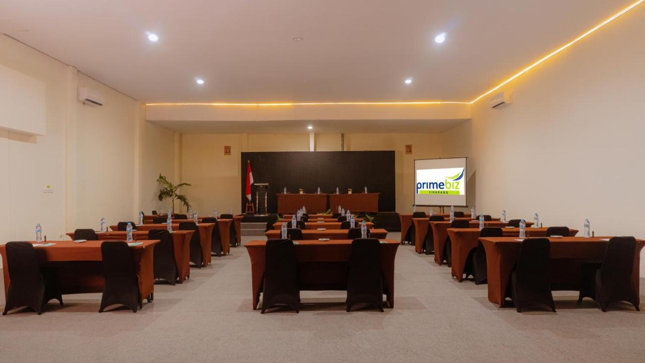 Primebiz Cikarang Hotel Екстериор снимка