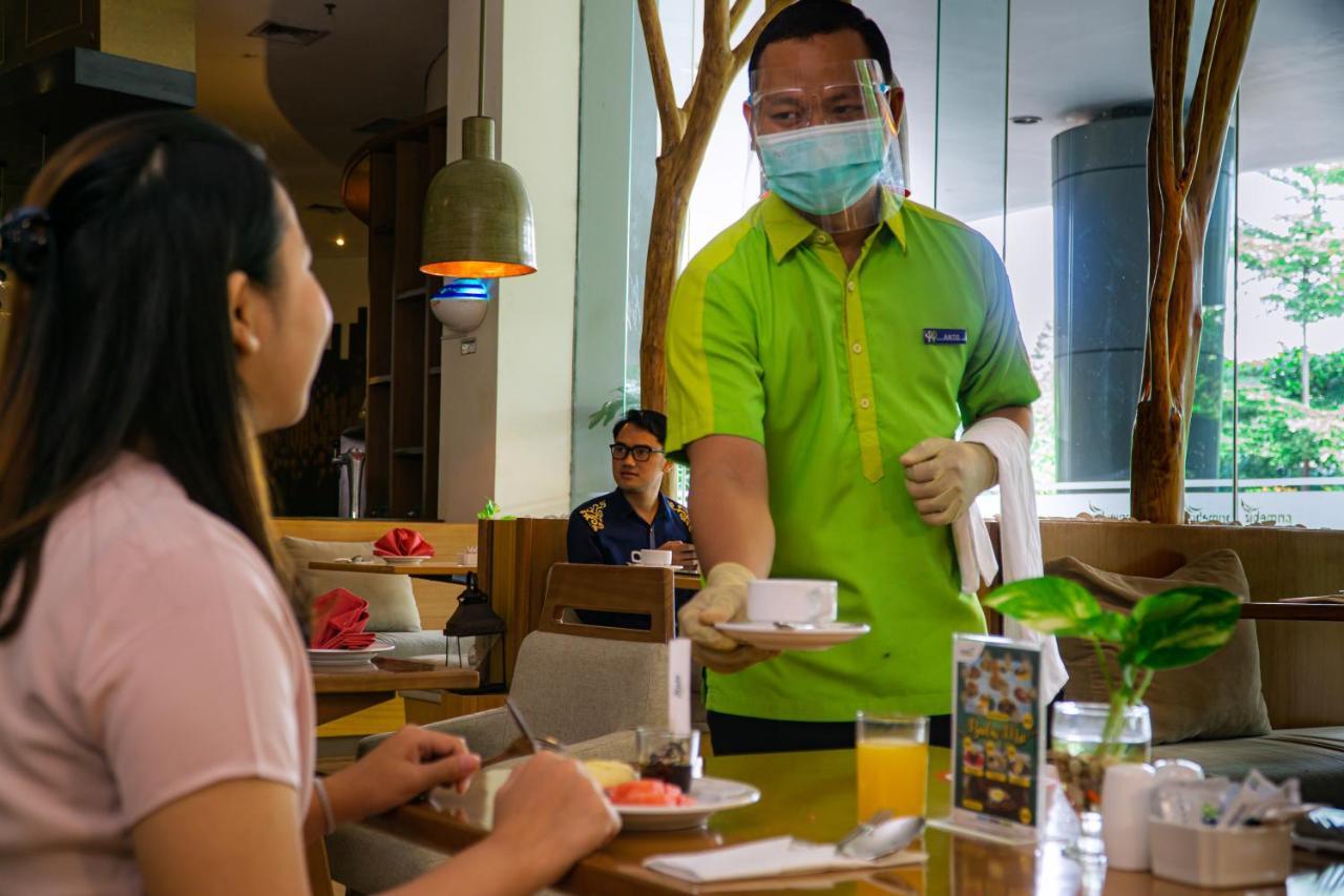Primebiz Cikarang Hotel Екстериор снимка