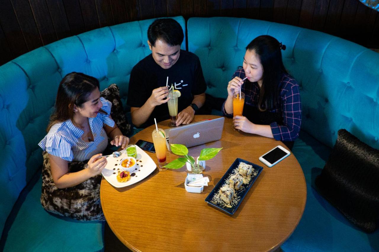 Primebiz Cikarang Hotel Екстериор снимка