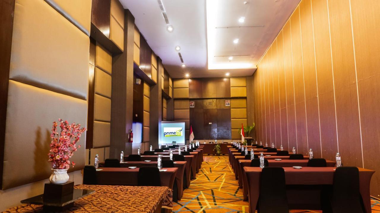 Primebiz Cikarang Hotel Екстериор снимка