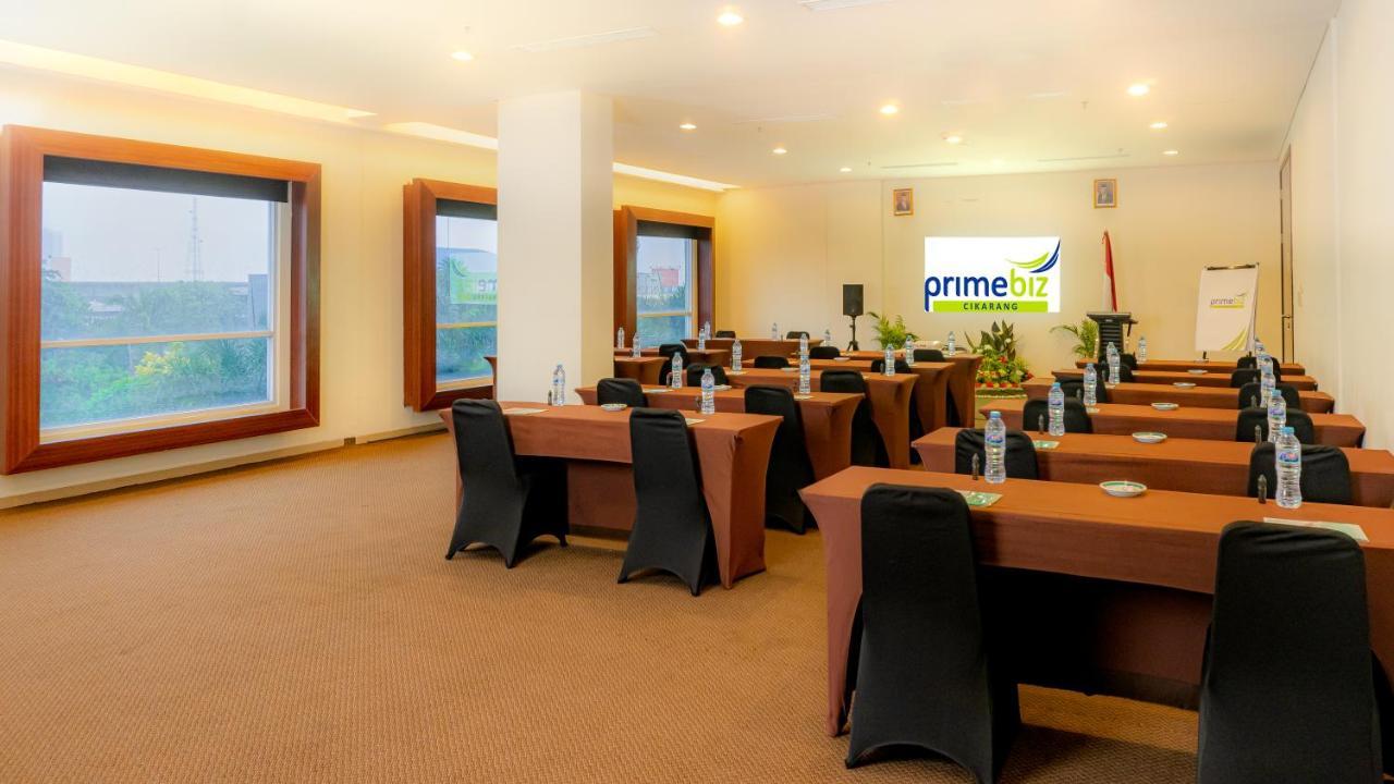 Primebiz Cikarang Hotel Екстериор снимка