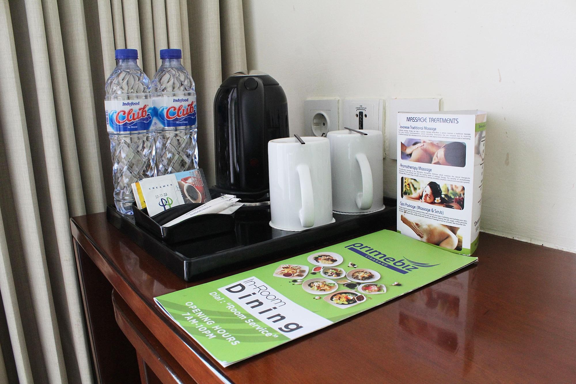 Primebiz Cikarang Hotel Екстериор снимка