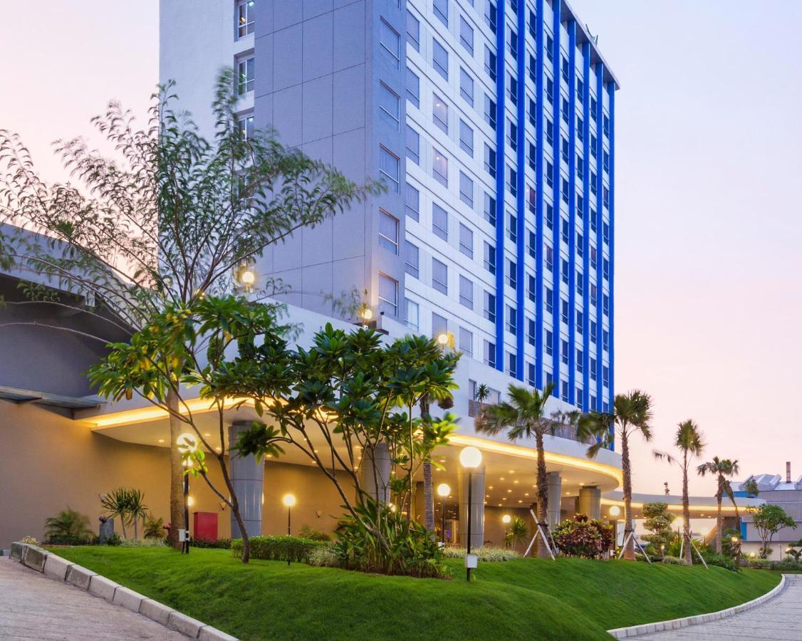 Primebiz Cikarang Hotel Екстериор снимка