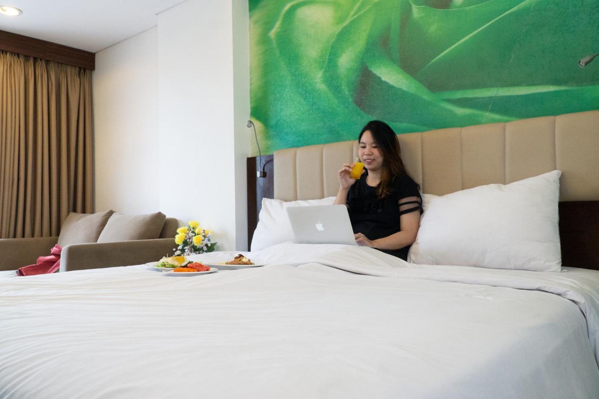 Primebiz Cikarang Hotel Екстериор снимка